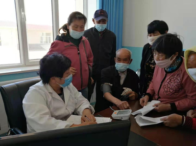 磴口县公地卫生院开展以“基本公共卫生服务项目宣传”为主体的健康咨询活动