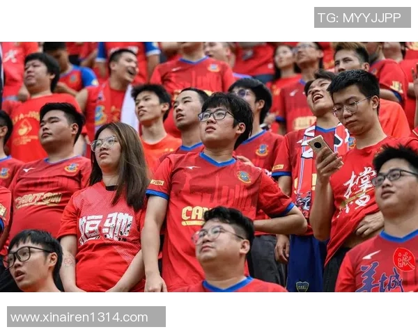 足球明星的亲民形象如何拉近与球迷的距离与互动 足球明星的亲民形象如何拉近与球迷的距离与互动