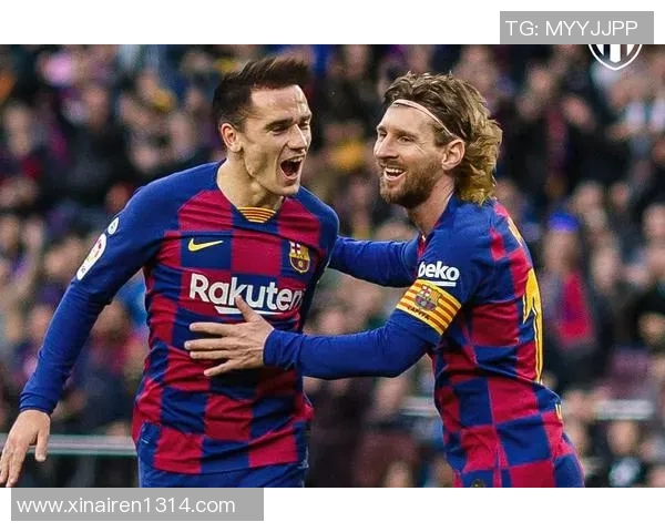 足球明星分享种植头发全过程揭秘让你见证新形象的蜕变与自信重塑 足球明星分享种植头发全过程揭秘让你见证新形象的蜕变与自信重塑