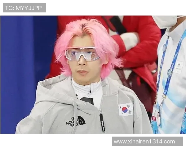 路人恶搞足球明星视频引发热议网友纷纷模仿创意无限欢乐不断 路人恶搞足球明星视频引发热议网友纷纷模仿创意无限欢乐不断