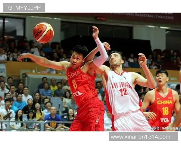 广州篮球队配合引发热议球迷对战术执行和球员默契提出不同看法